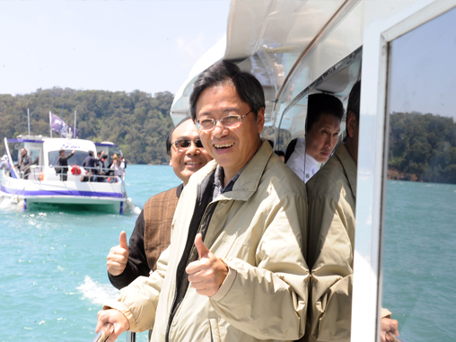 Premier Chang inspects Sun Moon Lake tourism development