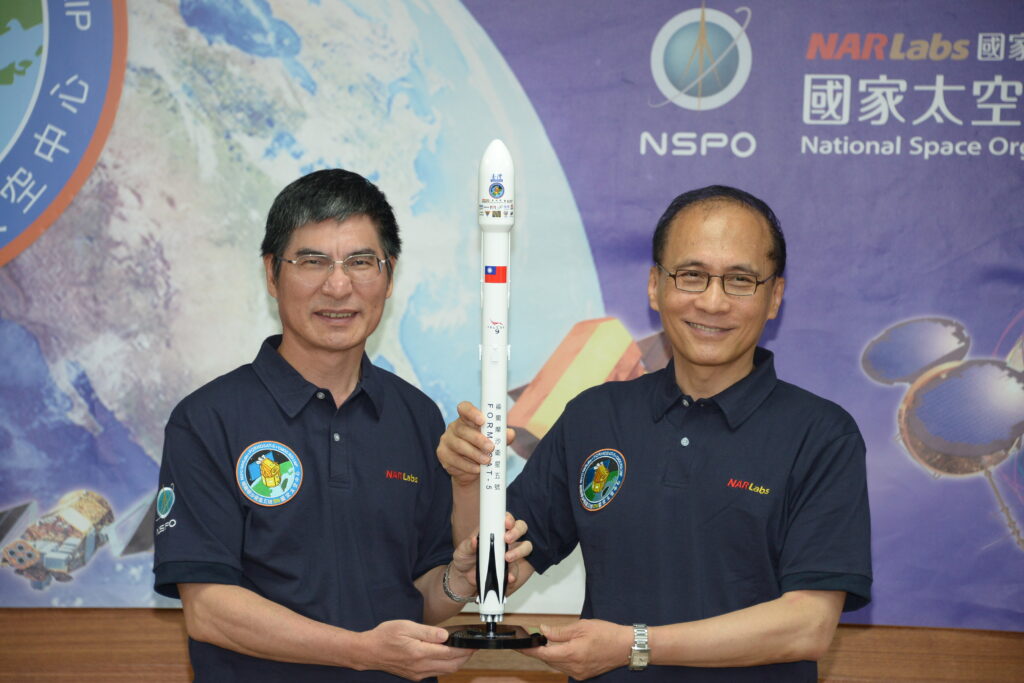 Premier Lin inspects FORMOSAT-5 send-off prep