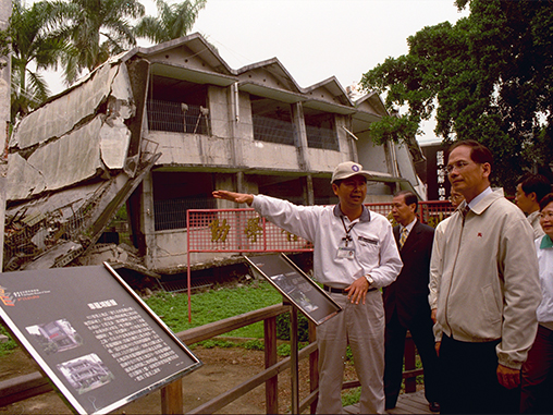 Premier Yu visits 921 Earthquake Museum
